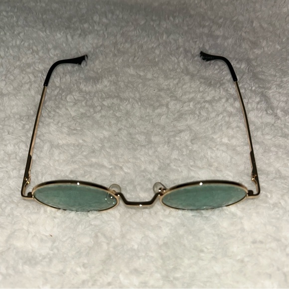 Women’s Round Sunglasses Green & Gold - Picture 2 of 3